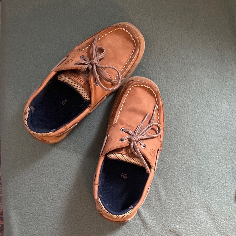 Sperry Tan Boat Shoes with Soft Leather and Slip-On Design